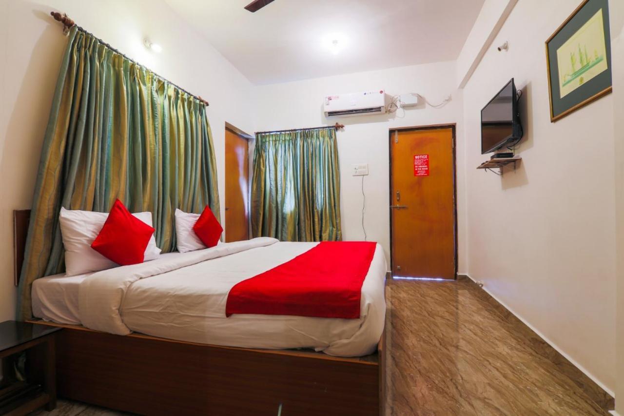 Fullmoon Beach Place Candolim Exterior photo