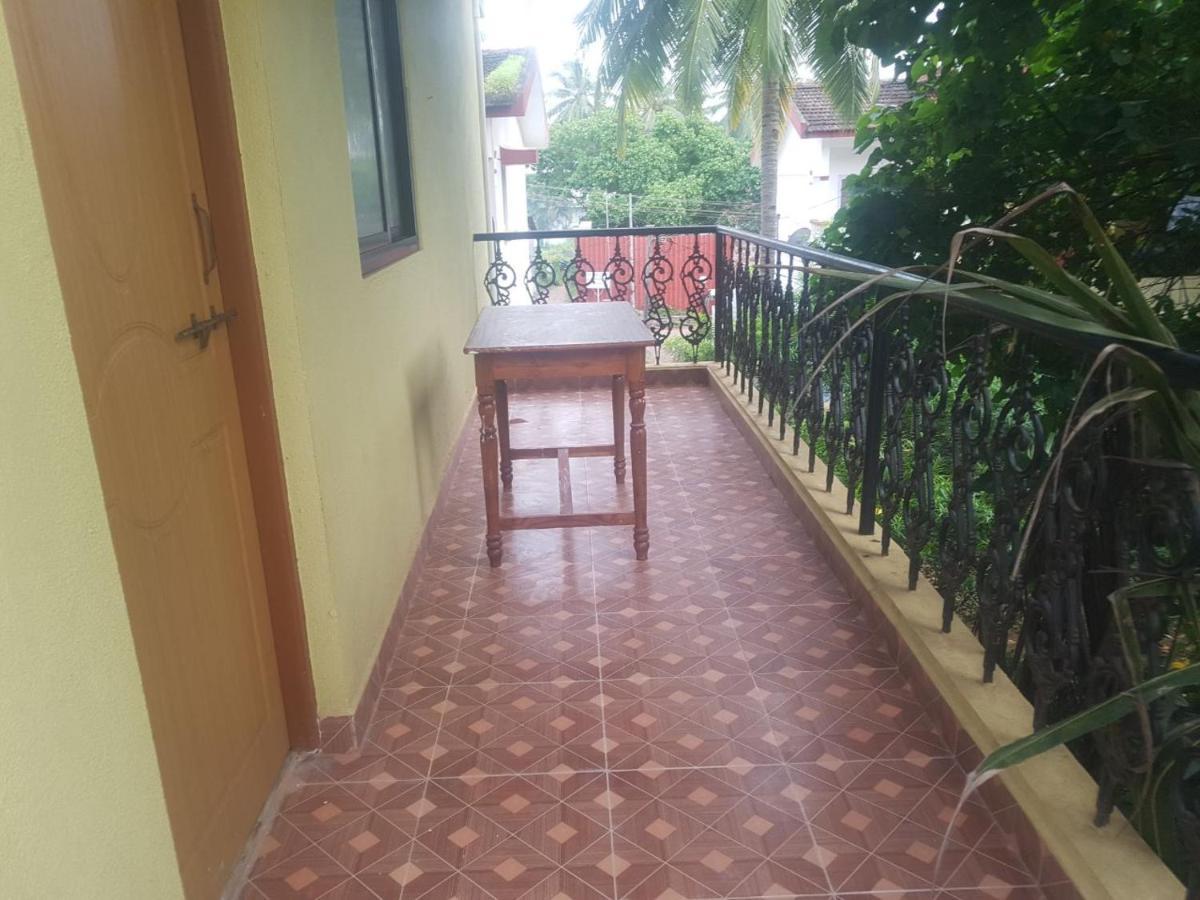 Fullmoon Beach Place Candolim Exterior photo