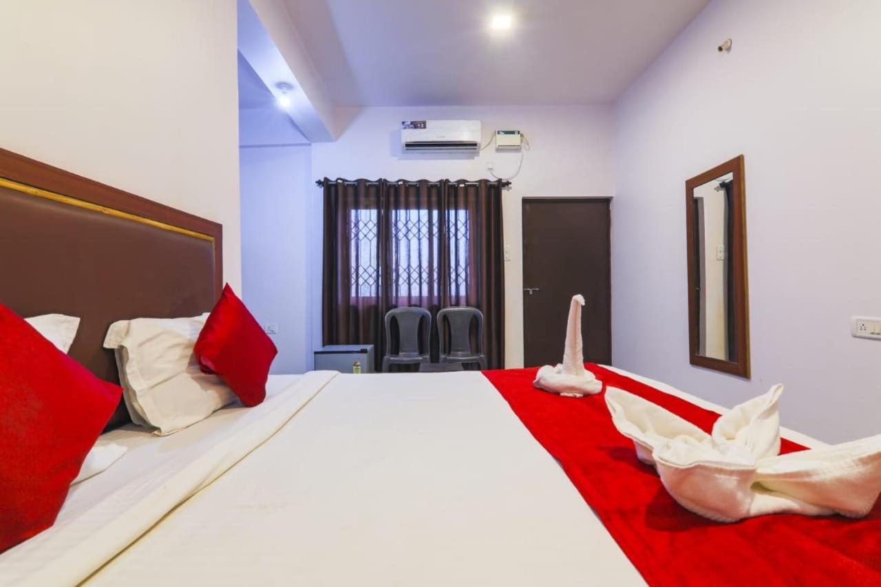 Fullmoon Beach Place Candolim Exterior photo